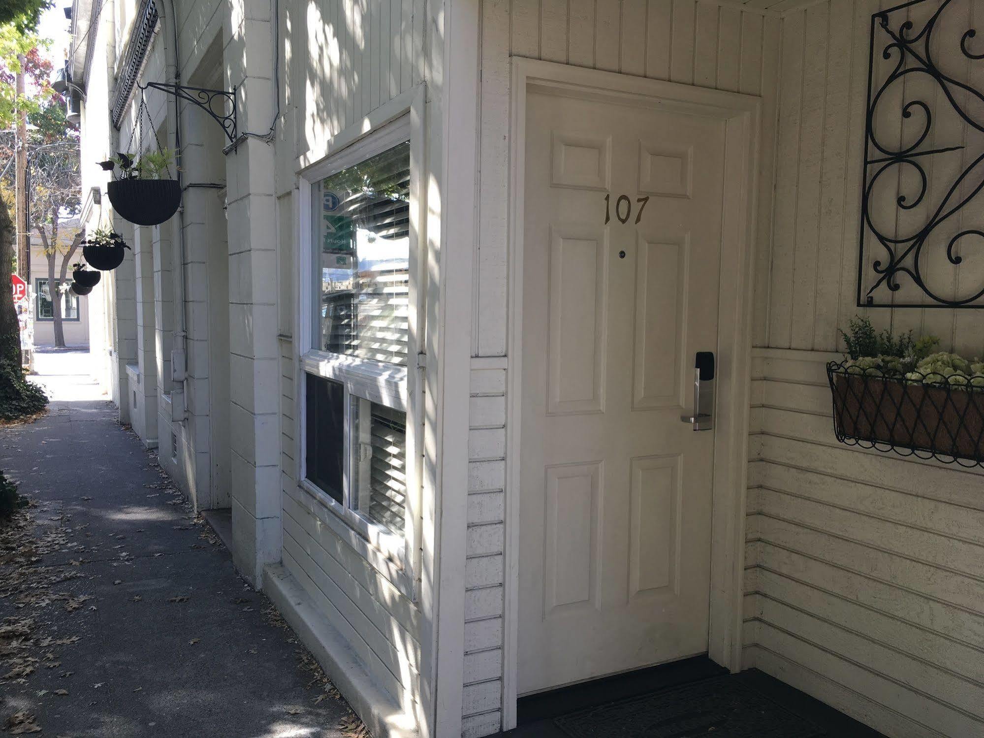 Ballard Inn Seattle Bagian luar foto